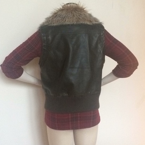 Charlotte Russe plaid shirt & faux fur collar vest - Picture 4 of 8